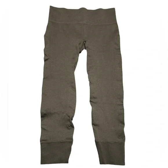 Lululemon leggins size 8 - Picture 4 of 4